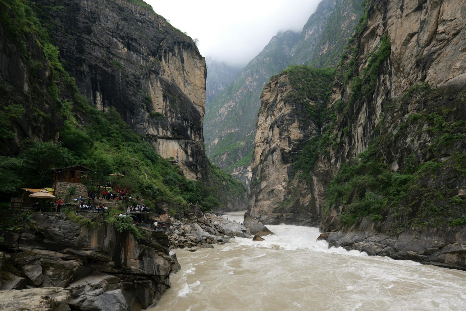 Tiger Leaping Gorge, Shangri-La Section